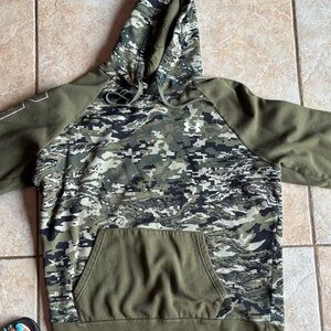 Under Armour Men's Green Camouflage Sweater